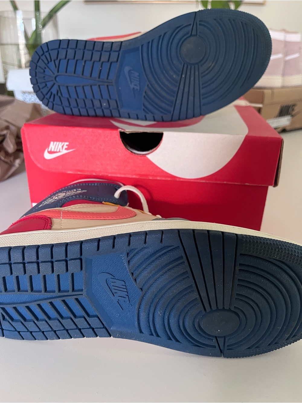 Womens Air Jordan Retro 1 Mid SE 'Multi Color (2022) - Picture 10 of 10